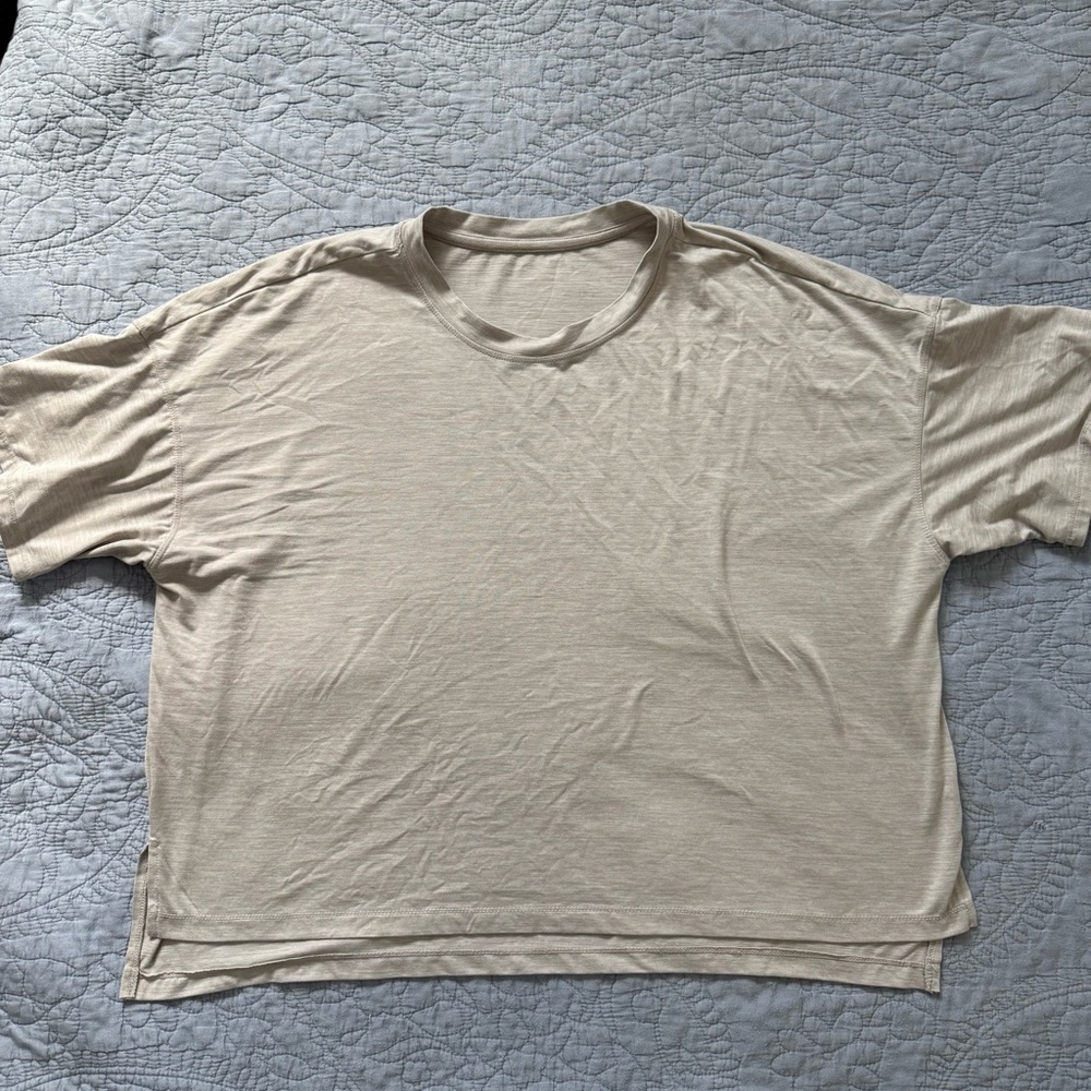 Yogalicious Women's Beige Cropped Short Sleeve Tee